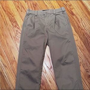 Abercrombie & Fitch 90's loose pleated khaki pants